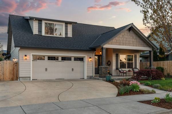 105 Huntley LN, Phoenix, OR 97535