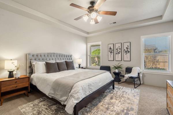 902 Crystal DR, Eagle Point, OR 97524