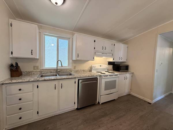 20 Brophy WAY #UNIT 2, Shady Cove, OR 97539