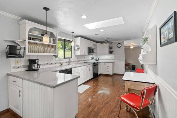 14845 Meadows RD, White City, OR 97503