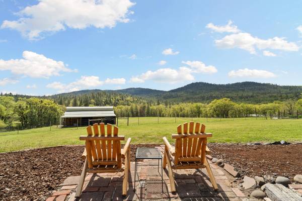 14845 Meadows RD, White City, OR 97503