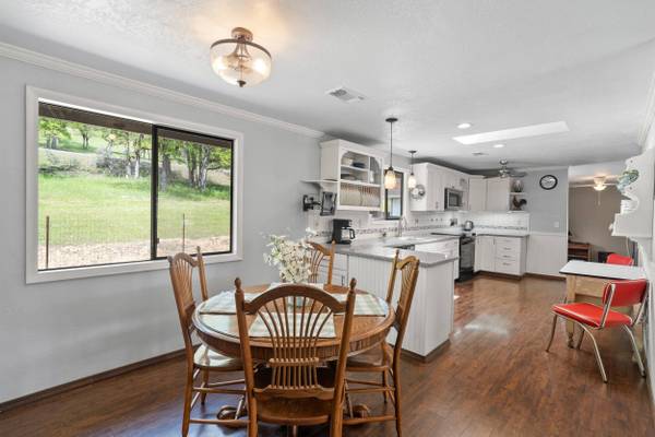 14845 Meadows RD, White City, OR 97503