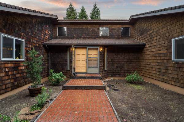 1018 Tamara CIR, Medford, OR 97504