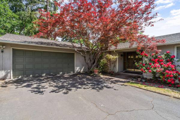 305 Groveland AVE, Medford, OR 97504