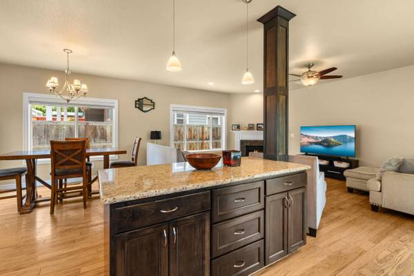 3611 Jerome LN, Medford, OR 97504