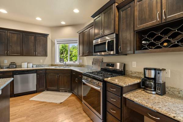 3611 Jerome LN, Medford, OR 97504