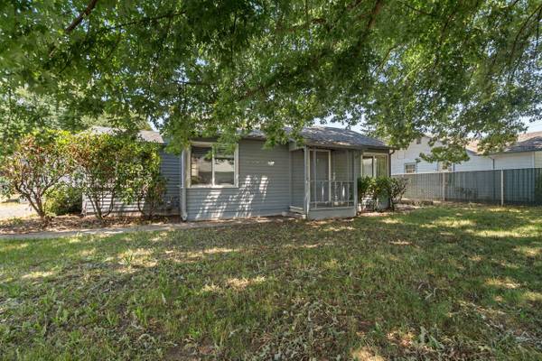 1411 Playford LN, Grants Pass, OR 97527