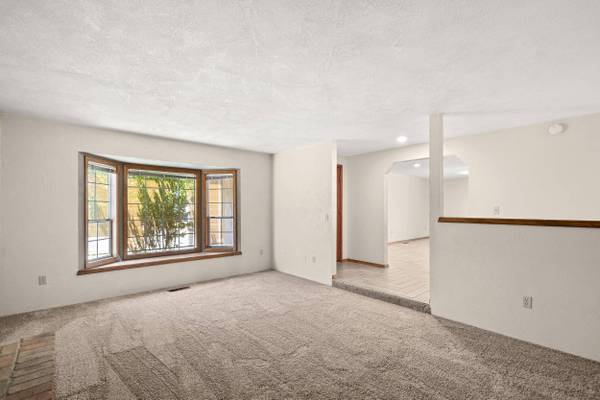 876 Ridgeway CIR, Medford, OR 97504