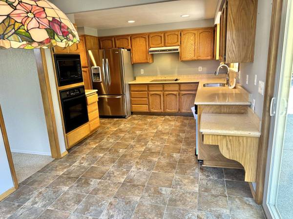 2566 Heritage WAY, Medford, OR 97504