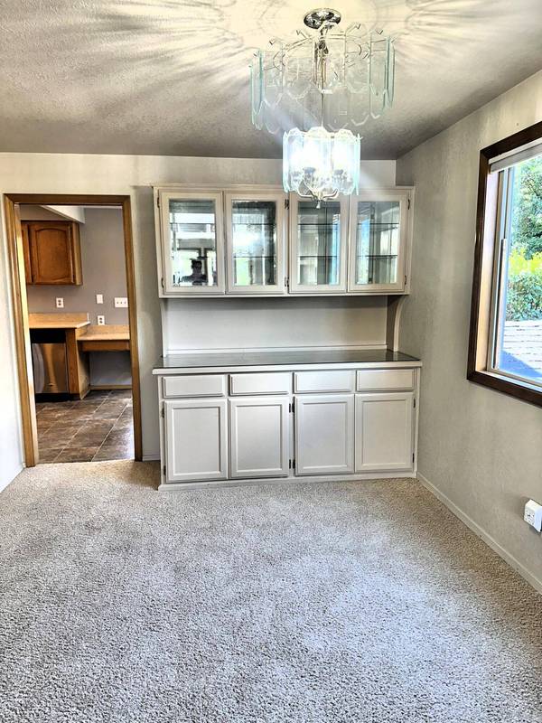 2566 Heritage WAY, Medford, OR 97504