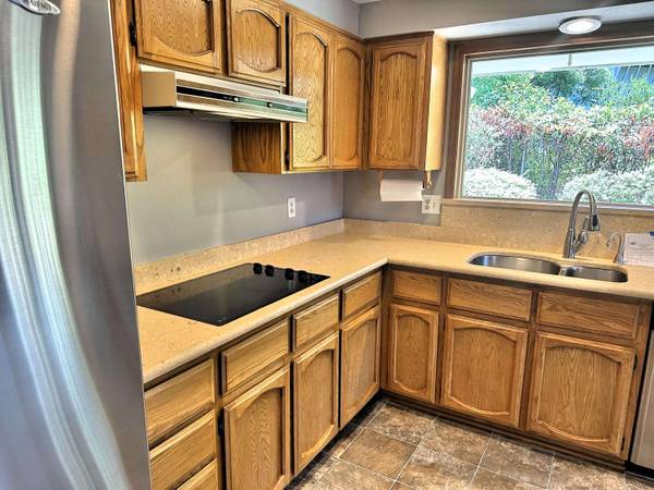 2566 Heritage WAY, Medford, OR 97504