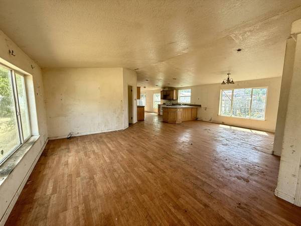 5250 Redwood AVE, Grants Pass, OR 97527