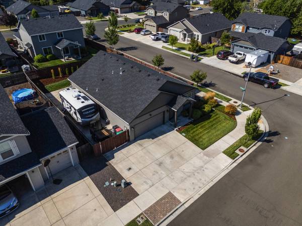 3404 Cascara ST, Medford, OR 97504