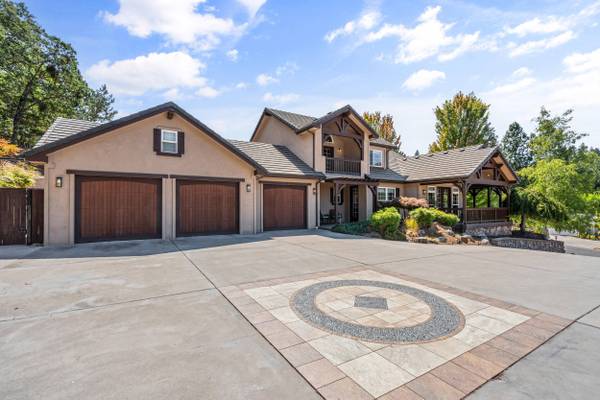 115 Wells Fargo DR, Jacksonville, OR 97530