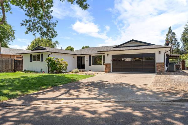 209 Donna WAY, Central Point, OR 97502