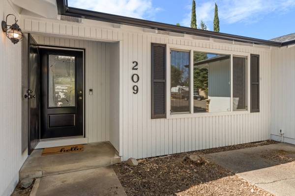 209 Donna WAY, Central Point, OR 97502