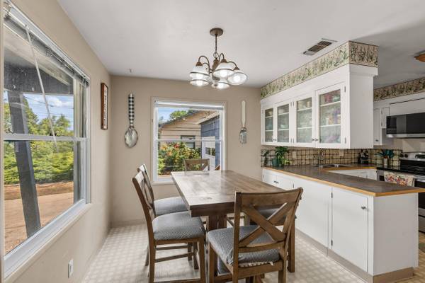 1217 Murray AVE, Medford, OR 97501