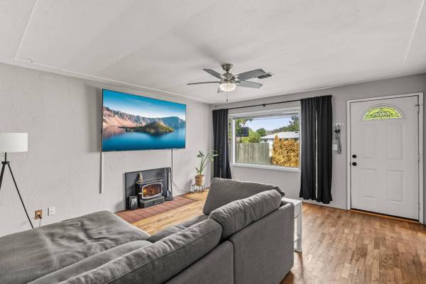 1217 Murray AVE, Medford, OR 97501