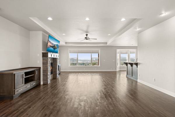 272 Cambridge TER, Eagle Point, OR 97524