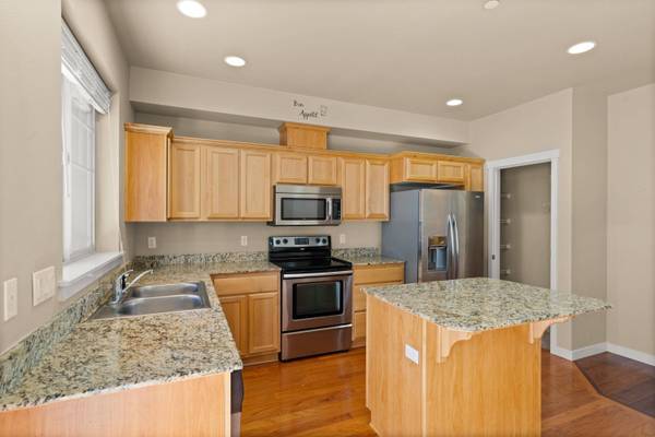 241 Cherry Bark LN, Medford, OR 97501