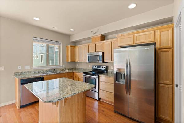 241 Cherry Bark LN, Medford, OR 97501