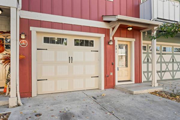 241 Cherry Bark LN, Medford, OR 97501