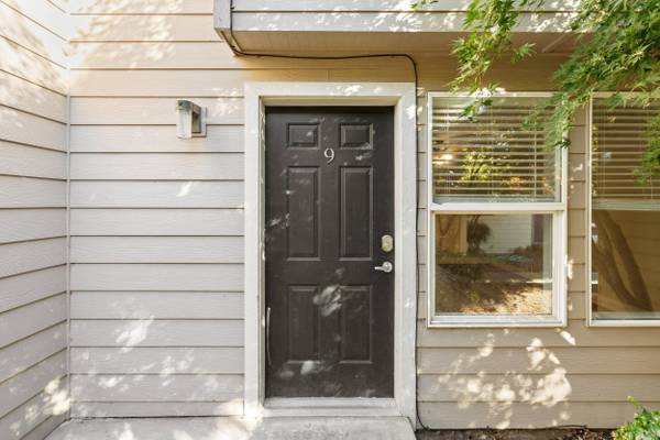 1800 Crater Lake AVE #9, Medford, OR 97504