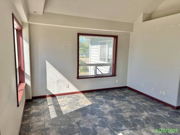 1690 Beacon DR, Grants Pass, OR 97526