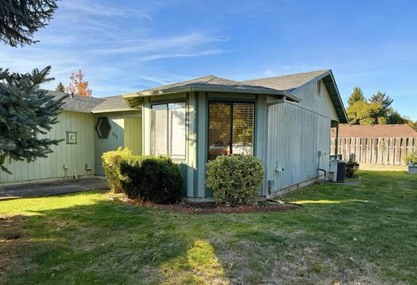 1710 Brownell AVE, Grants Pass, OR 97526