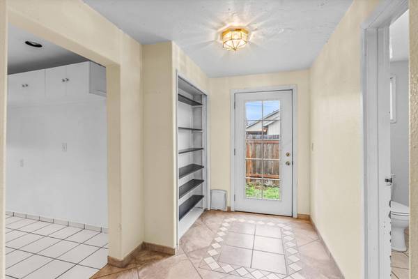 3364 Snowy Butte LN, Central Point, OR 97502