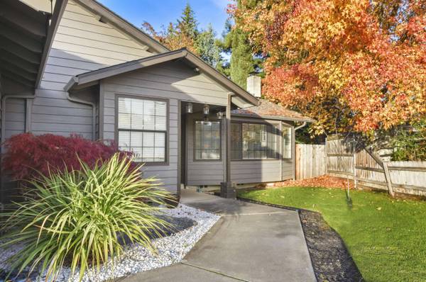 2327 Derry CT, Medford, OR 97504