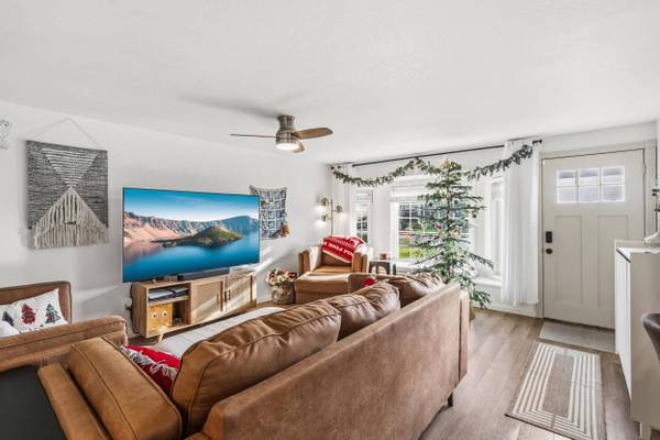 1426 Timothy ST, Central Point, OR 97502