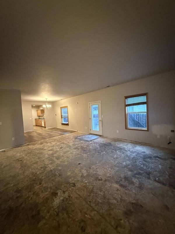 834 Isherwood DR, Central Point, OR 97502