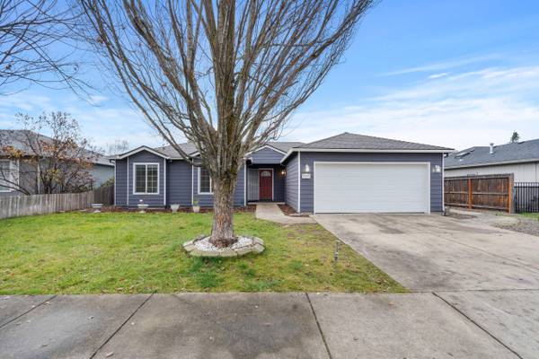 1642 Hollyhock DR, Medford, OR 97504