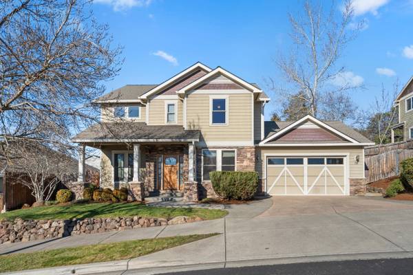 78 Greenmoor DR, Eagle Point, OR 97524