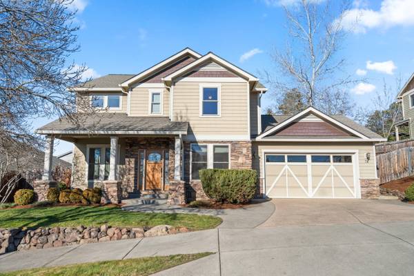 78 Greenmoor DR, Eagle Point, OR 97524