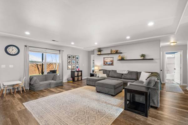 3267 Ford DR, Medford, OR 97504