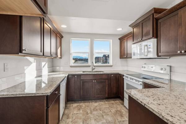 3509 Carnelian ST, Medford, OR 97504