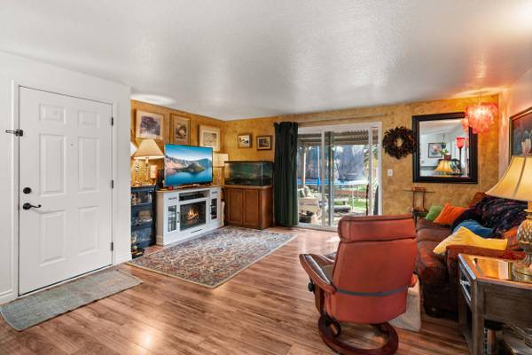 3093 Paul CIR, Medford, OR 97504