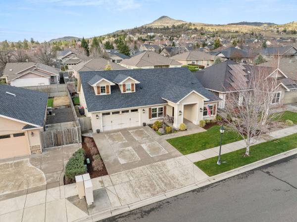 3767 Sunleaf AVE, Medford, OR 97504