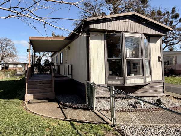6850 Downing RD #SPC 7, Central Point, OR 97502