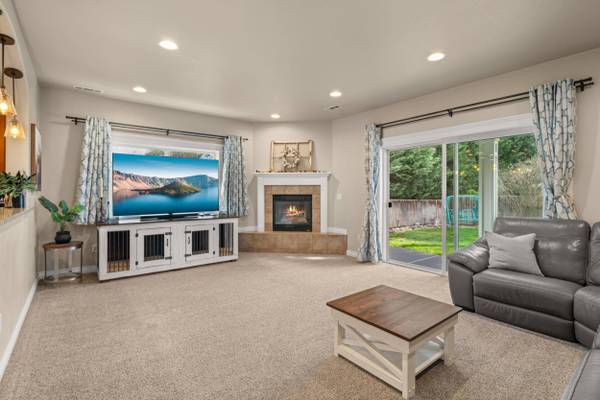 113 Skyler LN, Phoenix, OR 97535