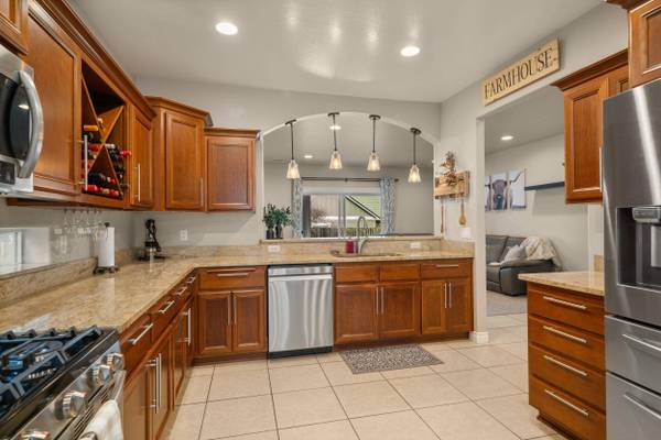 113 Skyler LN, Phoenix, OR 97535