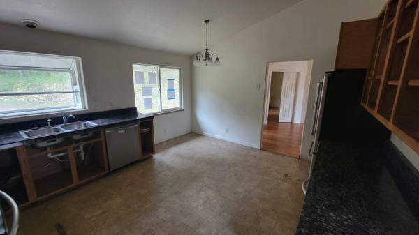 3080 Board Shanty RD, Grants Pass, OR 97527