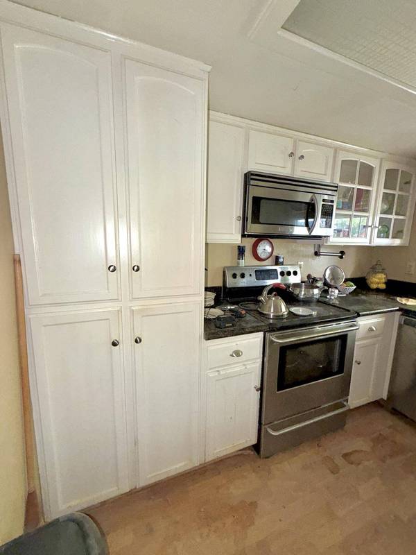 445 Midway RD, Medford, OR 97501
