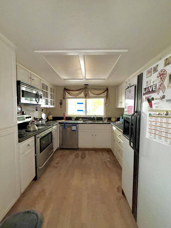 445 Midway RD, Medford, OR 97501