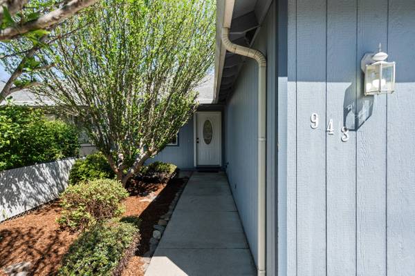 943 Hopkins RD, Central Point, OR 97502