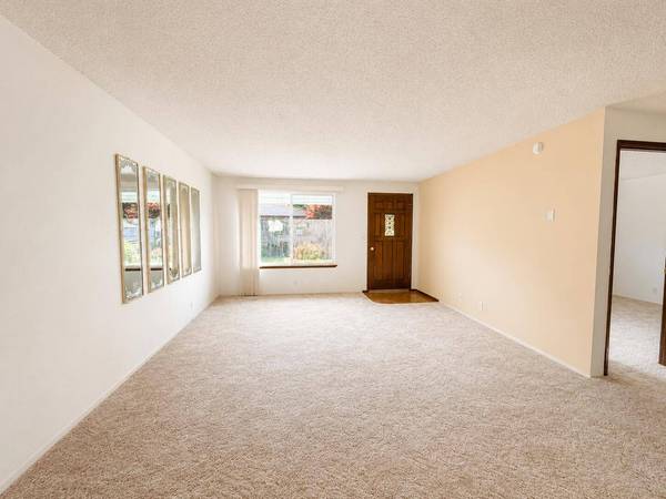 734 Brookside CIR, Rogue River, OR 97537
