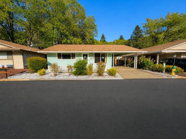 734 Brookside CIR, Rogue River, OR 97537