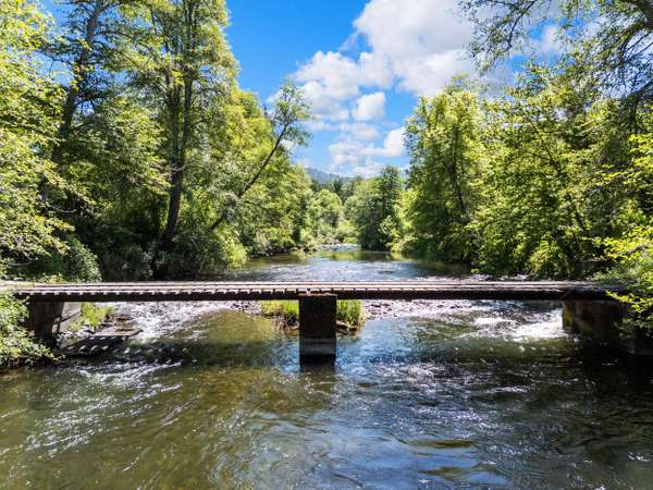 11655 Highway 238, Applegate, OR 97530